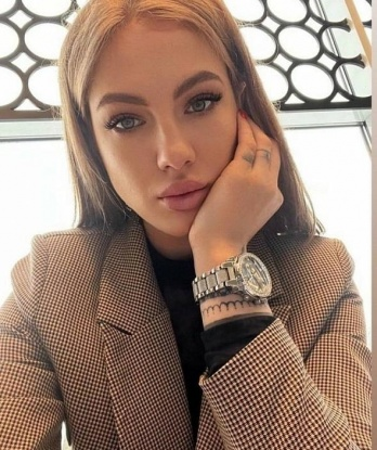 У меня есть фото, которые подтвердят мою красоту и стиль. Я опытная и знаю, как угодить мужчине. В моих услугах расслабляющий массаж, классический секс, оральный секс, стриптиз и многое другое. Подари себе незабываемое время со мной, я обещаю, что не пожалеешь! 😇 Я живу в Москве и готова встретиться с тобой в любое удобное для тебя время. Не упусти шанс побаловать себя и перевоплотиться в мир наслаждения со мной! 💋 1297, 23 года