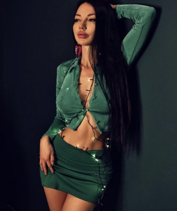 Сексуальная и нежная девушка ждет встречи с достойным мужчиной. Готова позаботиться о твоем удовольствии. Обещаю, не пожалеешь. Звони скорее! 14722, 22 года