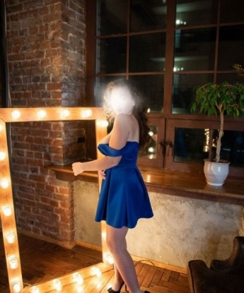 😉 Я всегда готова погрузиться в твои фантазии и сделать их реальностью. 💫 У меня широкий спектр услуг - от классического сопровождения на мероприятия до интимных наслаждений, которые оставят тебя безумно довольным. 😍 Люблю экспериментировать и открыта для новых идей. ✨ Мои клиенты всегда оставляют чудесные отзывы обо мне - ты можешь увидеть это в моих фотоальбомах. 📸 Живу в Москве и готова встретиться с тобой в уютной обстановке или приехать к тебе. 🏡🚗 Позволь себе незабываемый опыт со мной - обещаю, ты не пожалеешь! 😉💋 4821, 25 лет